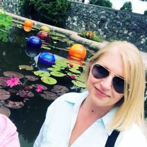 Meet your Posher, Brandi